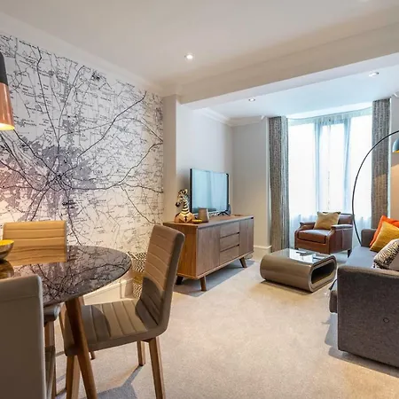 3 London Mews York