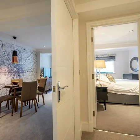 3 London Mews Apartment *