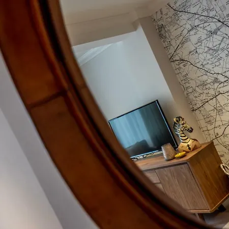 3 London Mews Apartment