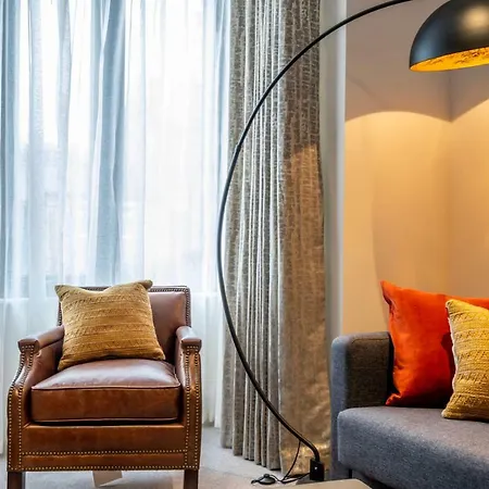3 London Mews Apartment